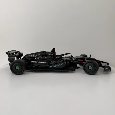 Конструктор Mercedes-AMG F1