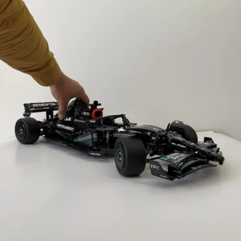 Конструктор Mercedes-AMG F1