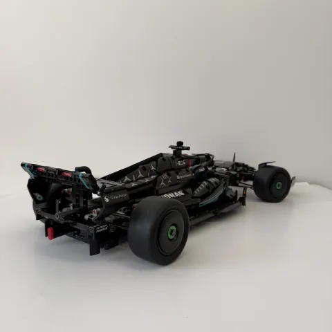 Конструктор Mercedes-AMG F1