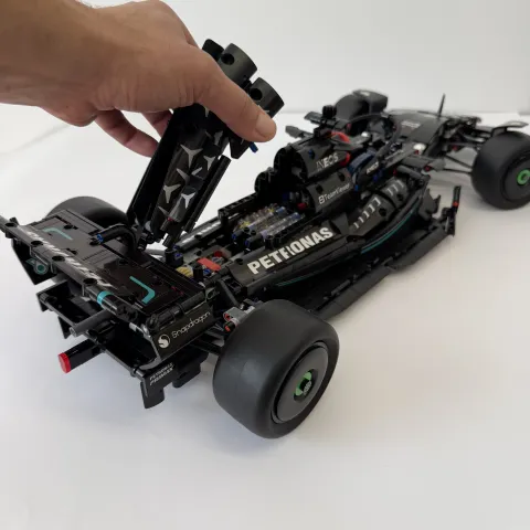 Конструктор Mercedes-AMG F1
