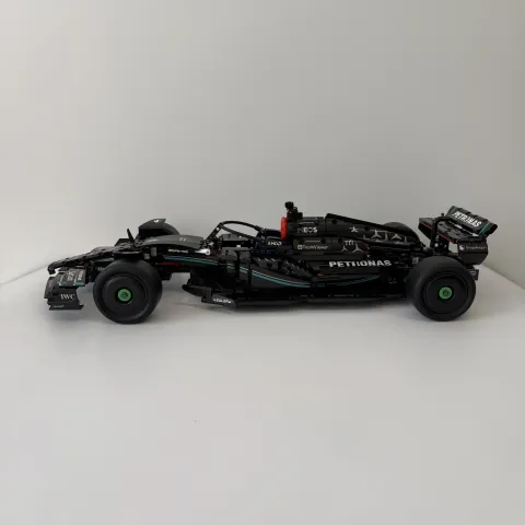 Конструктор Mercedes-AMG F1